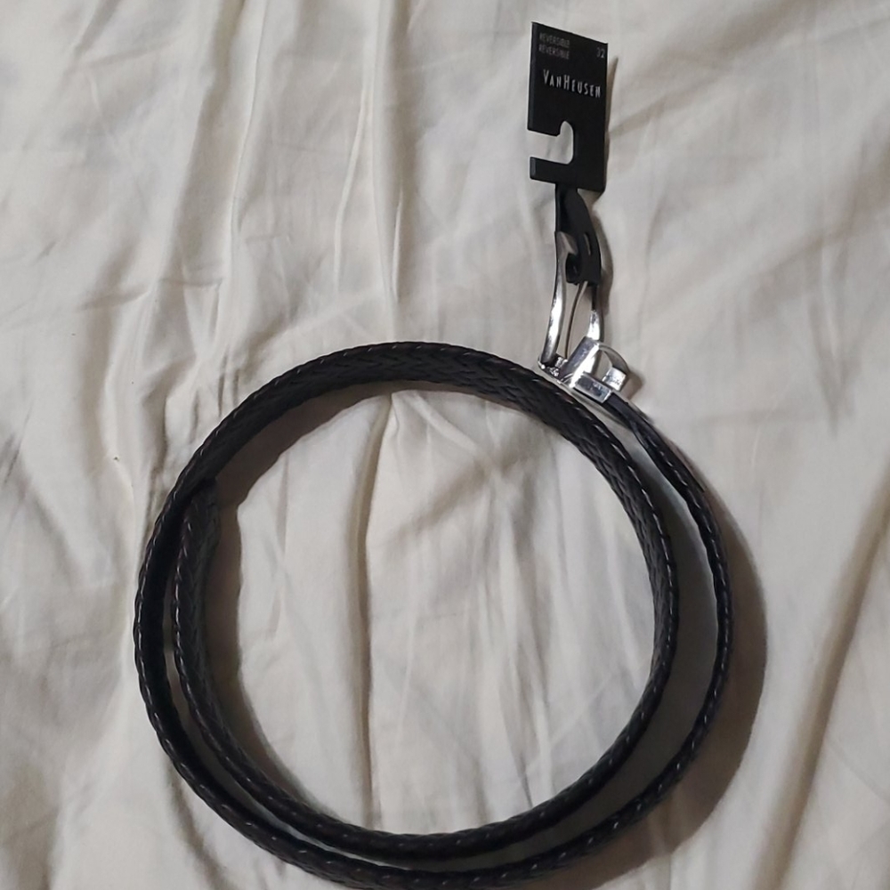 NWT VanHeusen Reversible Belt Size 32